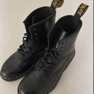 Dr Martens Classic Combat Boots